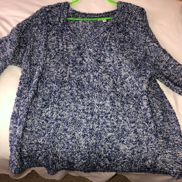 sweater - Picture 1 of 2